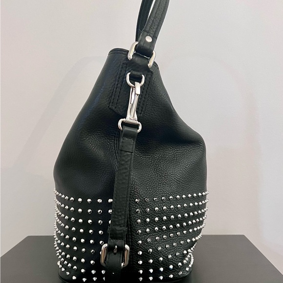Authentic Burberry black studded Susanna bucket bag - Picture 4 of 12